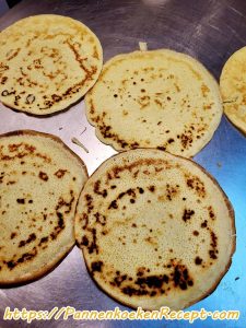 Gebakken wraps laten afkoelen op inox werkblad